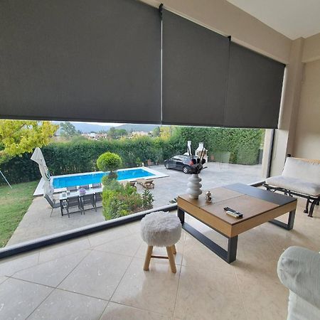 Villa Constangie Marathon  ภายนอก รูปภาพ