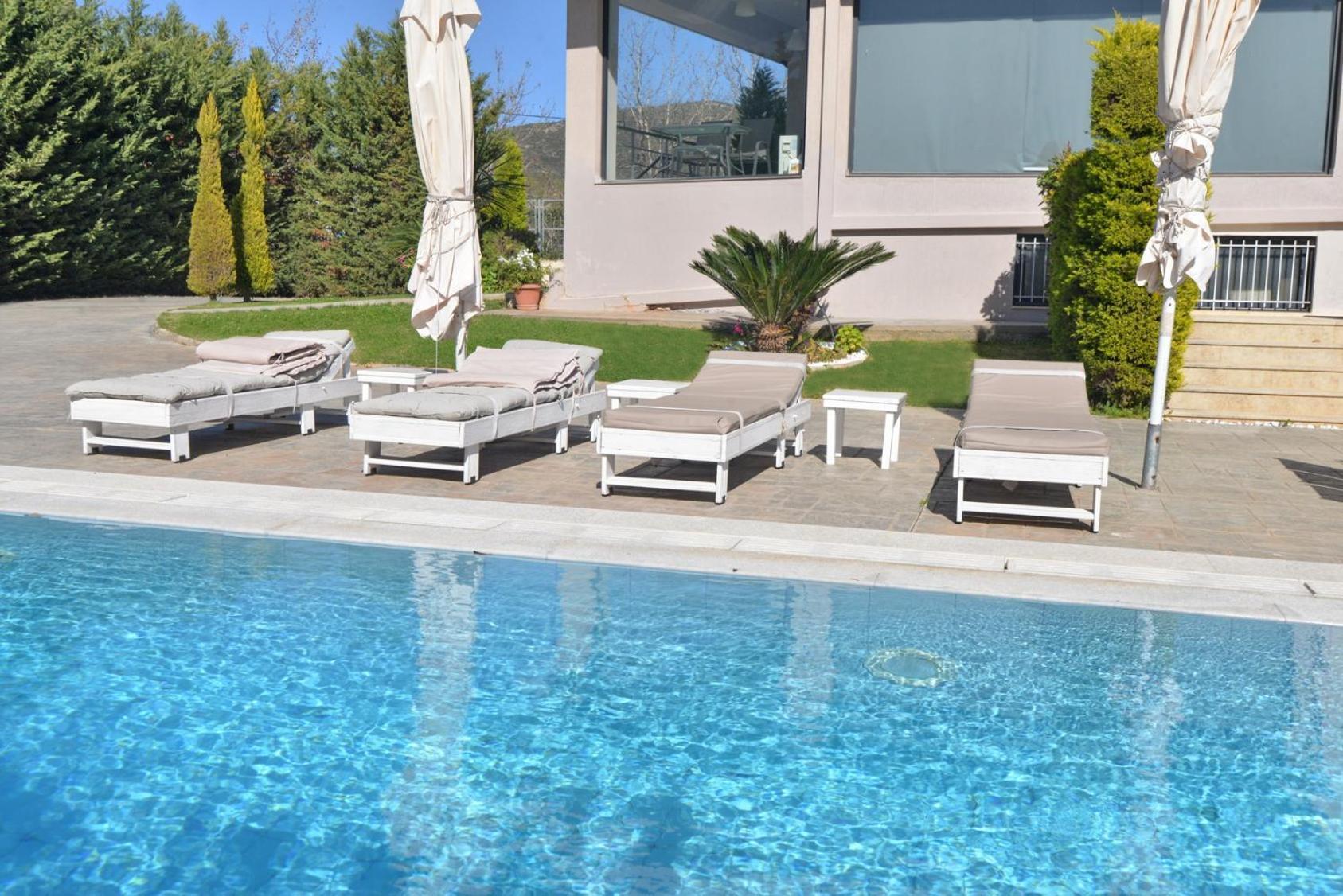Villa Constangie Marathon  ภายนอก รูปภาพ